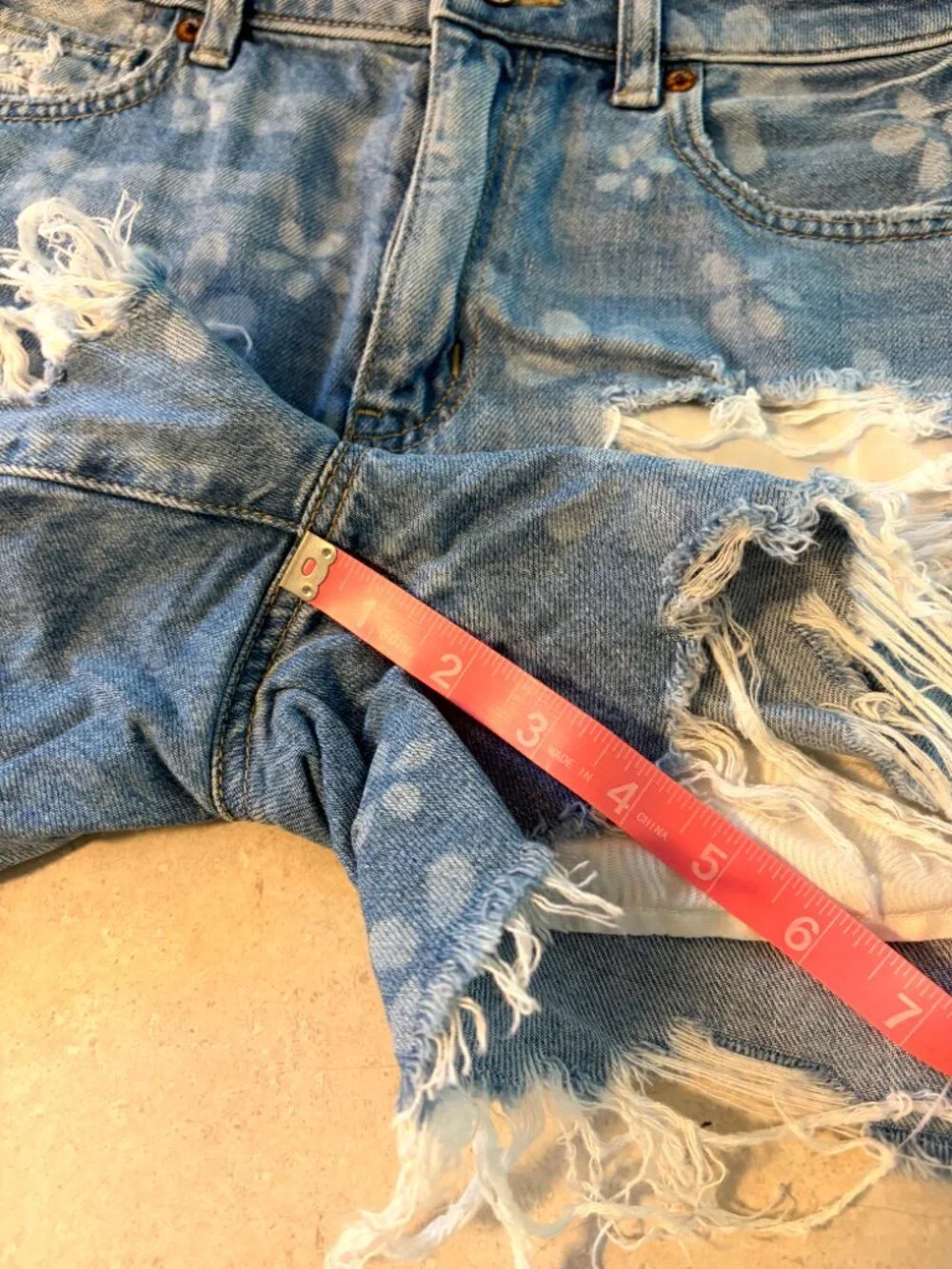 American Eagle Highest Rise Baggy Short Size 0 Distressed Cut Offs Floral
